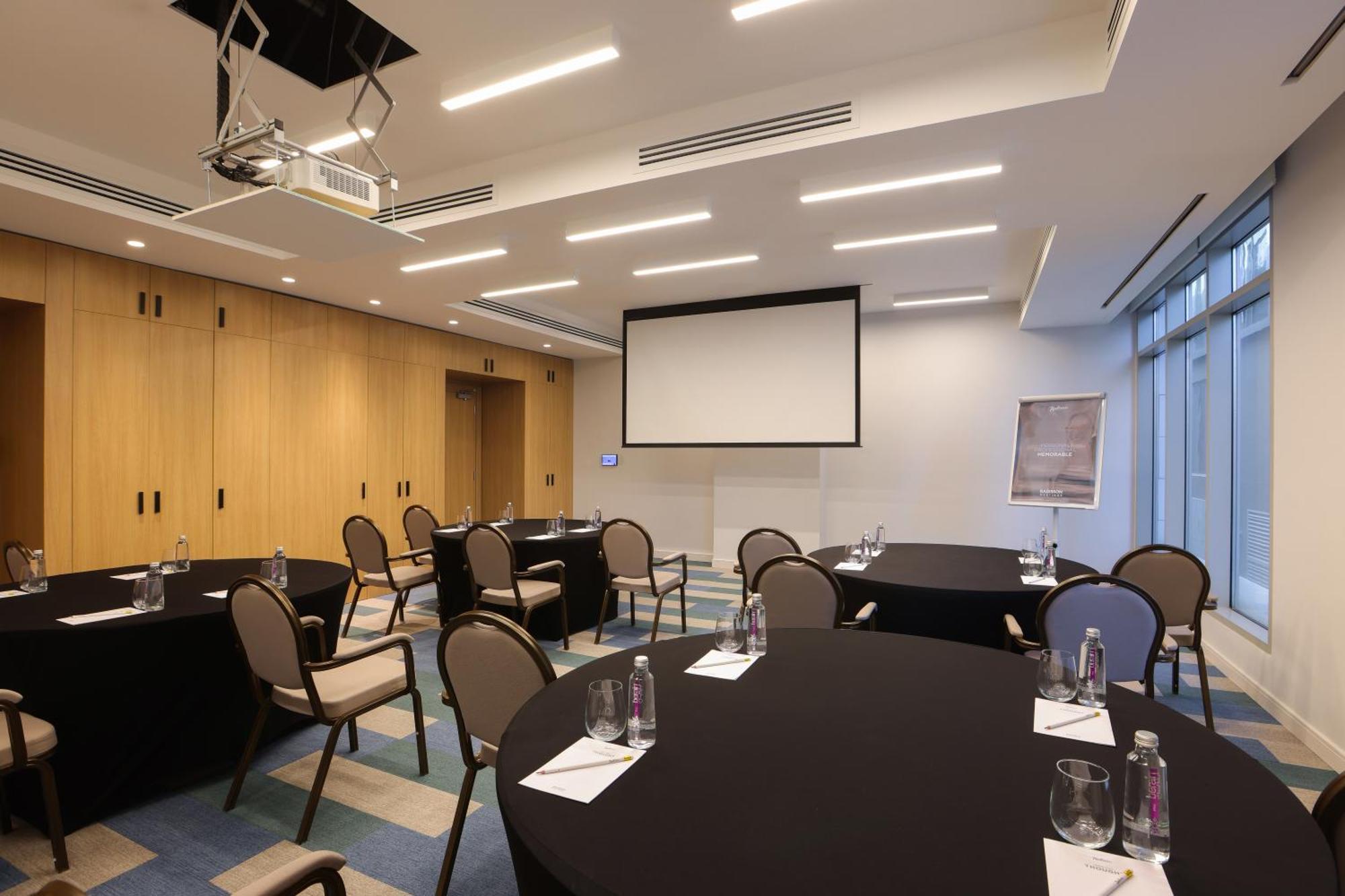 Radisson Hotel & Residence Riyadh Olaya Esterno foto