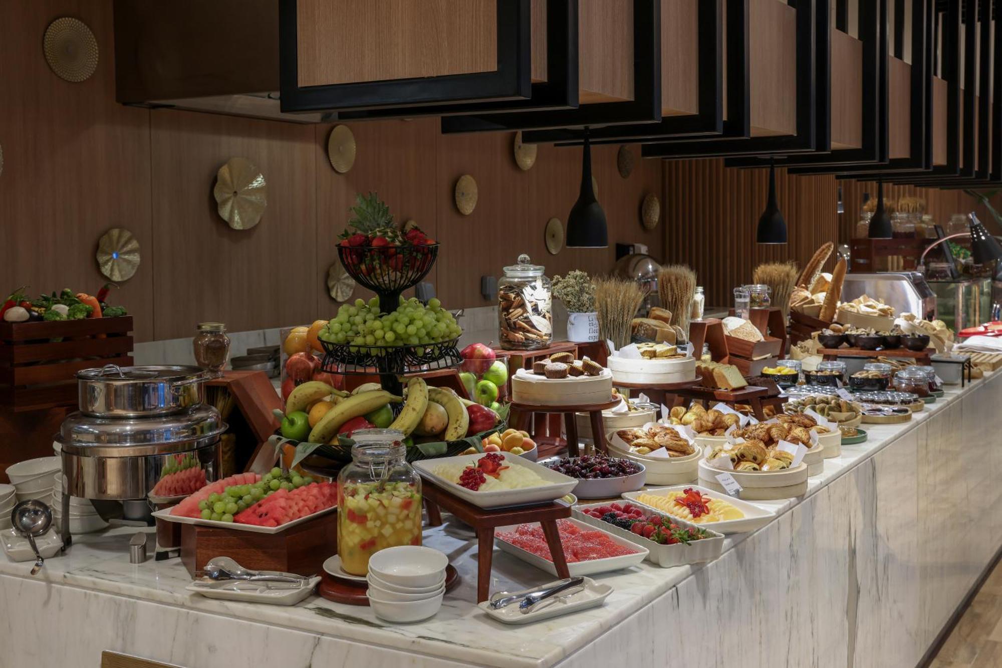 Radisson Hotel & Residence Riyadh Olaya Esterno foto