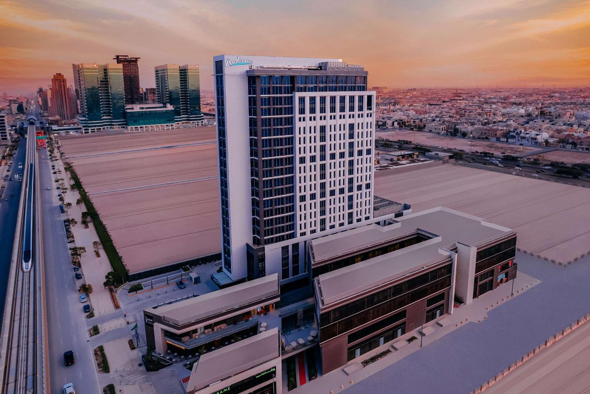 Radisson Hotel & Residence Riyadh Olaya Esterno foto