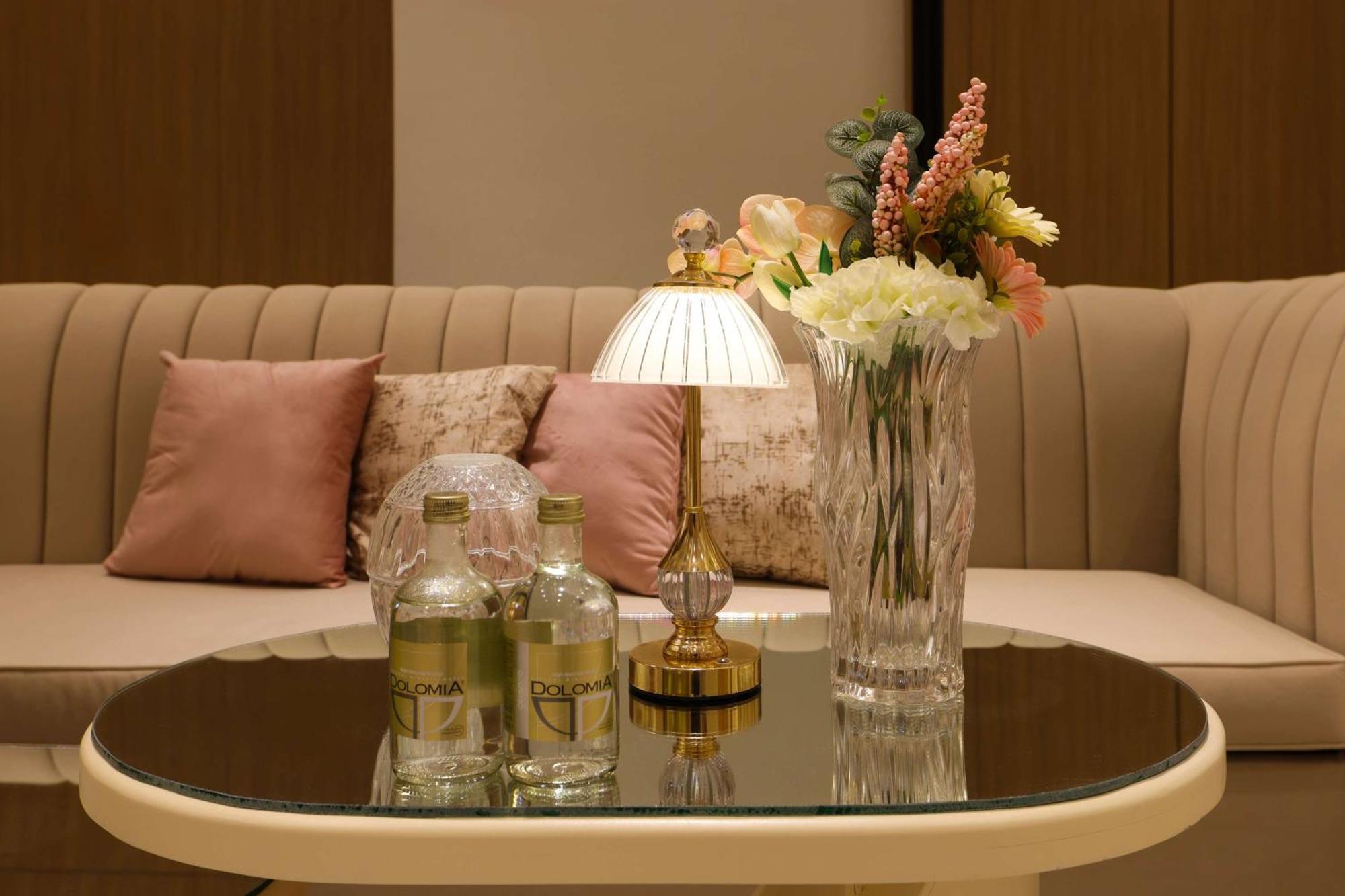 Radisson Hotel & Residence Riyadh Olaya Esterno foto
