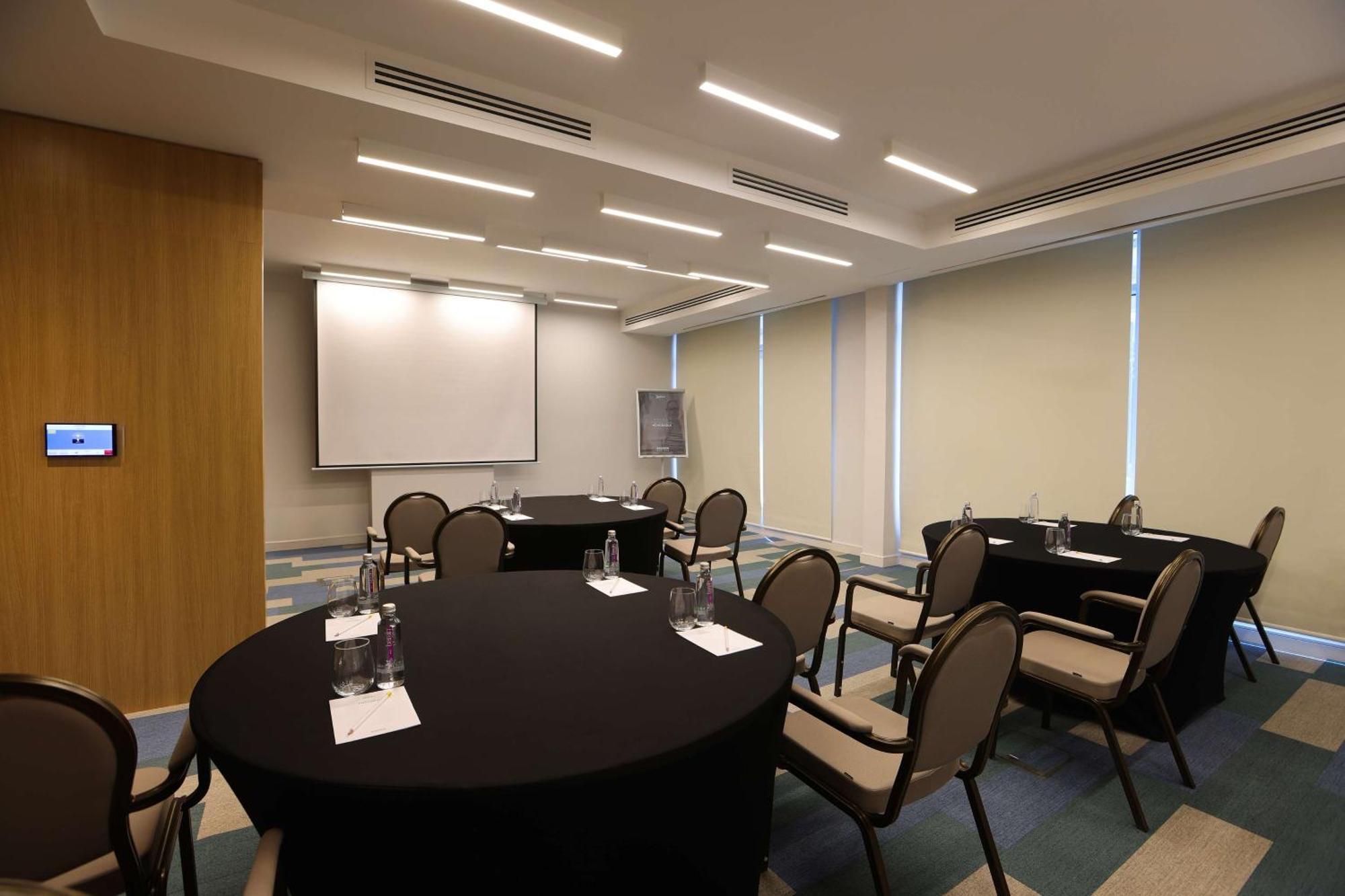 Radisson Hotel & Residence Riyadh Olaya Esterno foto